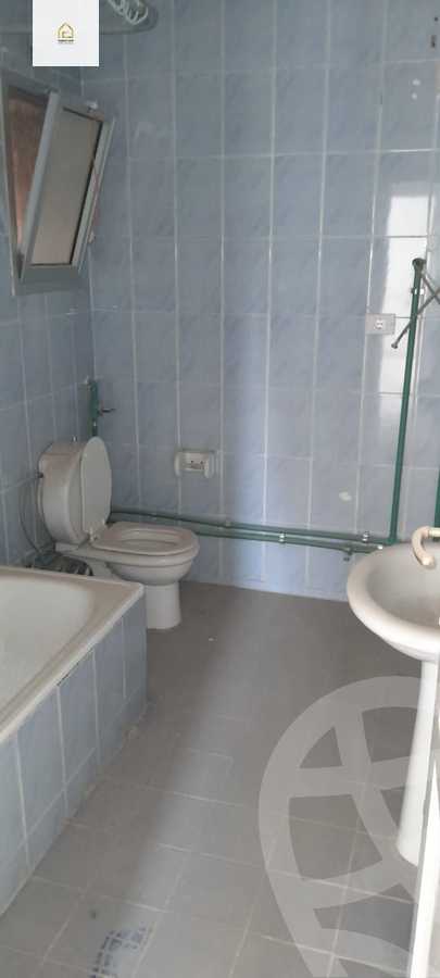 https://aqarmap.com.eg/en/listing/5533961-for-sale-cairo-new-cairo-lrhb-city-phase-1-ahmed-rami-st
