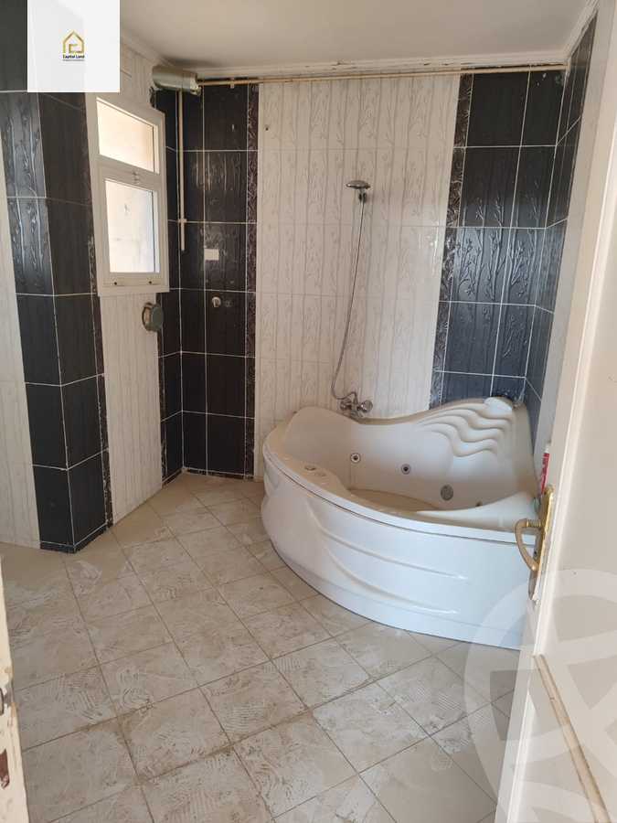 https://aqarmap.com.eg/en/listing/5570218-for-sale-cairo-new-cairo-lrhb-city-phase-4-mostafa-el-nahaas-st