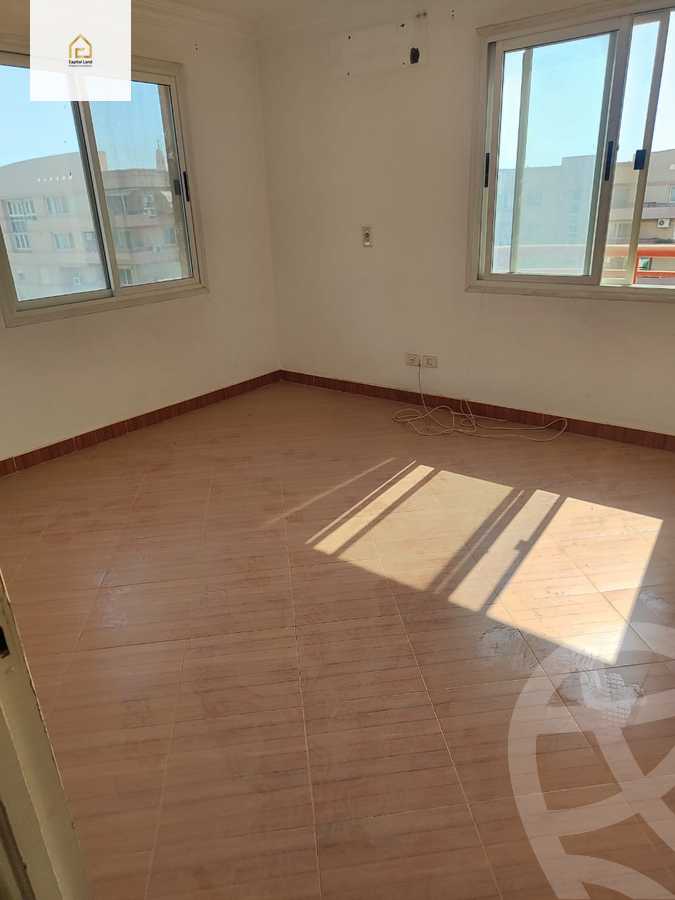 https://aqarmap.com.eg/en/listing/5570218-for-sale-cairo-new-cairo-lrhb-city-phase-4-mostafa-el-nahaas-st