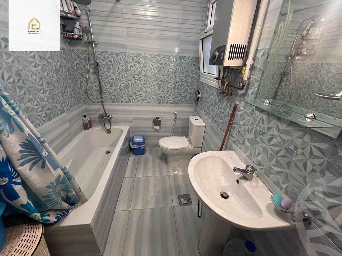 https://aqarmap.com.eg/en/listing/5575566-for-sale-cairo-new-cairo-lrhb-city-phase-4-mohammed-farid-st