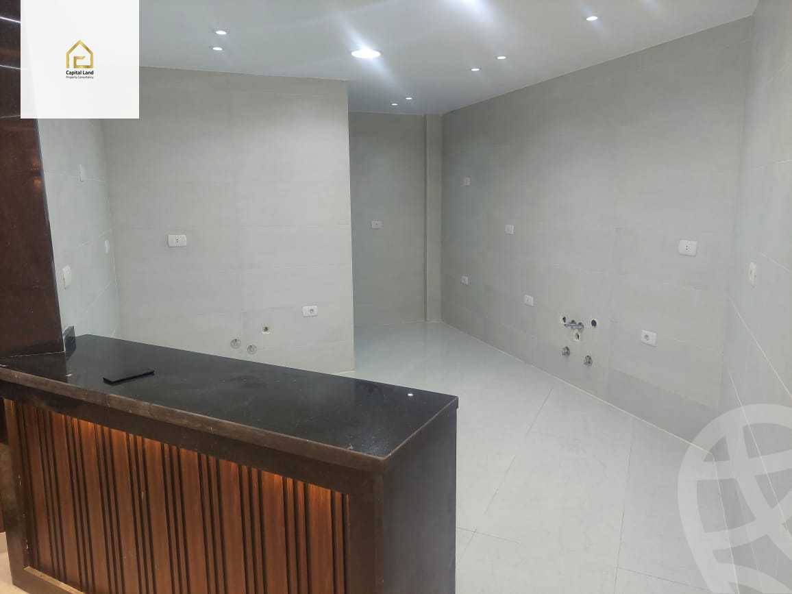 https://aqarmap.com.eg/ar/listing/5579500-for-sale-cairo-new-cairo-lrhb-city-phase-5-ibn-al-nafees-st