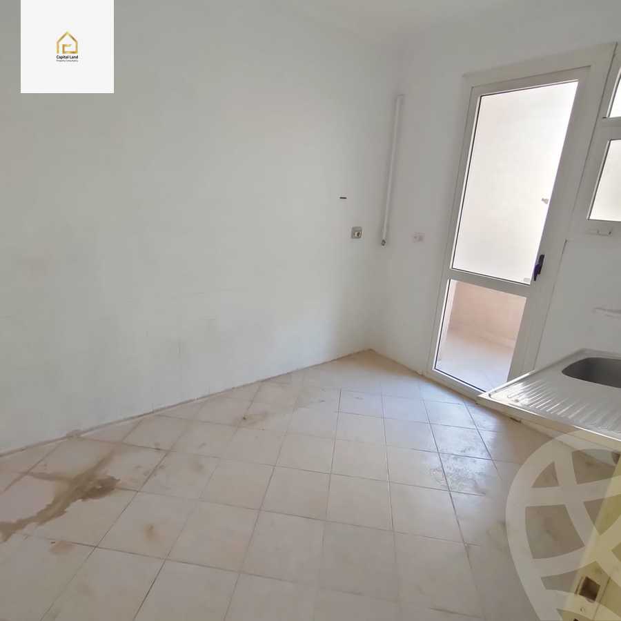 https://aqarmap.com.eg/en/listing/5623128-for-rent-cairo-new-cairo-lrhb-city-phase-4-mohammed-farid-st
