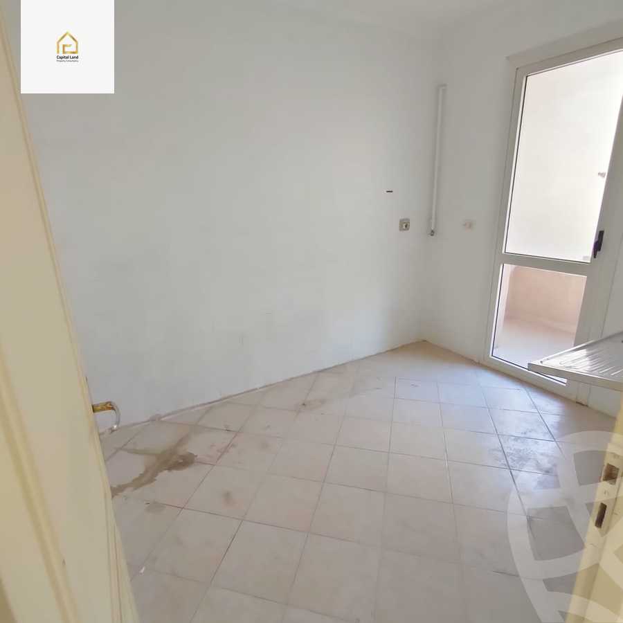 https://aqarmap.com.eg/en/listing/5623128-for-rent-cairo-new-cairo-lrhb-city-phase-4-mohammed-farid-st