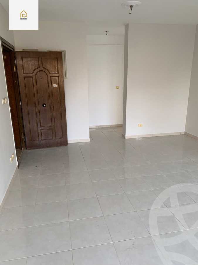 https://aqarmap.com.eg/en/listing/5623239-for-rent-cairo-new-cairo-lrhb-city-phase-4-mohammed-farid-st