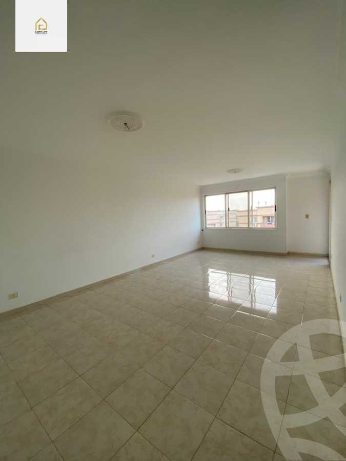 https://aqarmap.com.eg/en/listing/5672180-for-sale-cairo-new-cairo-lrhb-city-phase-4-mohammed-farid-st