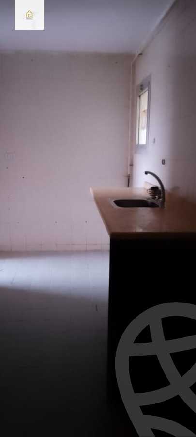 https://aqarmap.com.eg/ar/listing/5690691-for-rent-cairo-new-cairo-lrhb-city-phase-2-osama-ibn-zaid-st