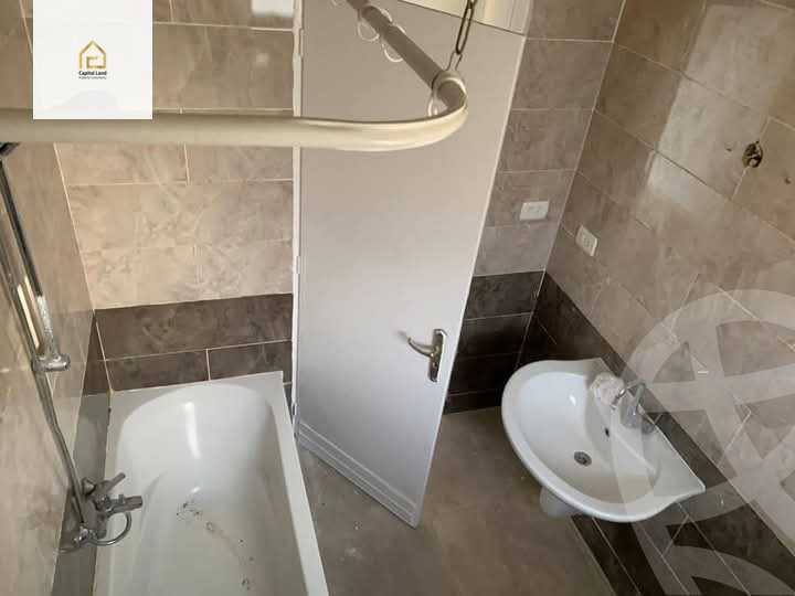 https://aqarmap.com.eg/en/listing/5693698-for-rent-cairo-new-cairo-lrhb-city-phase-4-mostafa-el-nahaas-st