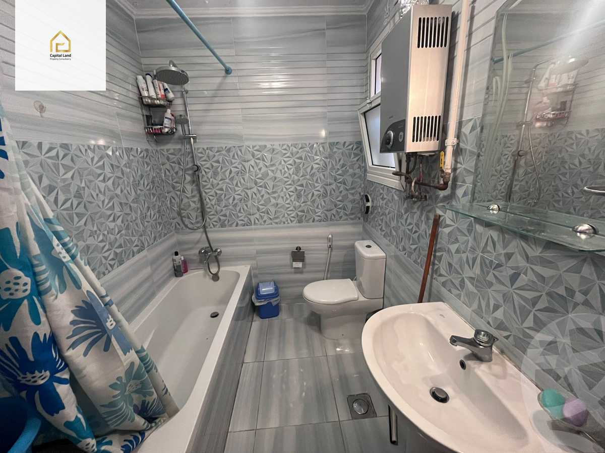 https://aqarmap.com.eg/en/listing/5711249-for-sale-cairo-new-cairo-lrhb-city-phase-4-mohammed-farid-st