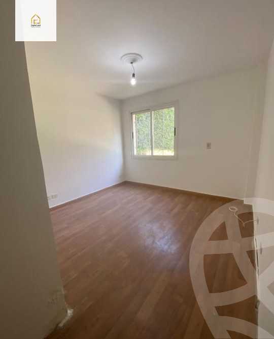 https://aqarmap.com.eg/en/listing/5711408-for-sale-cairo-new-cairo-lrhb-city-phase-4-mohammed-farid-st