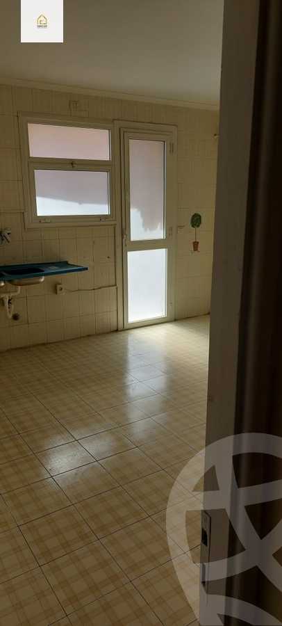 https://aqarmap.com.eg/en/listing/5711443-for-sale-cairo-new-cairo-lrhb-city-phase-4-mohammed-farid-st
