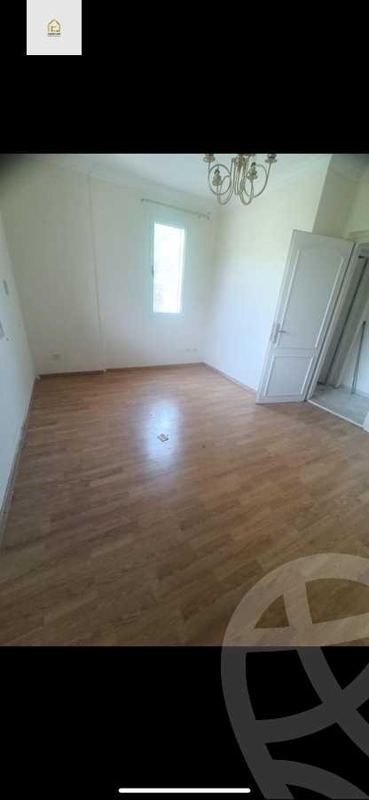 https://aqarmap.com.eg/en/listing/5712309-for-sale-cairo-new-cairo-lrhb-city-phase-4-mostafa-el-nahaas-st
