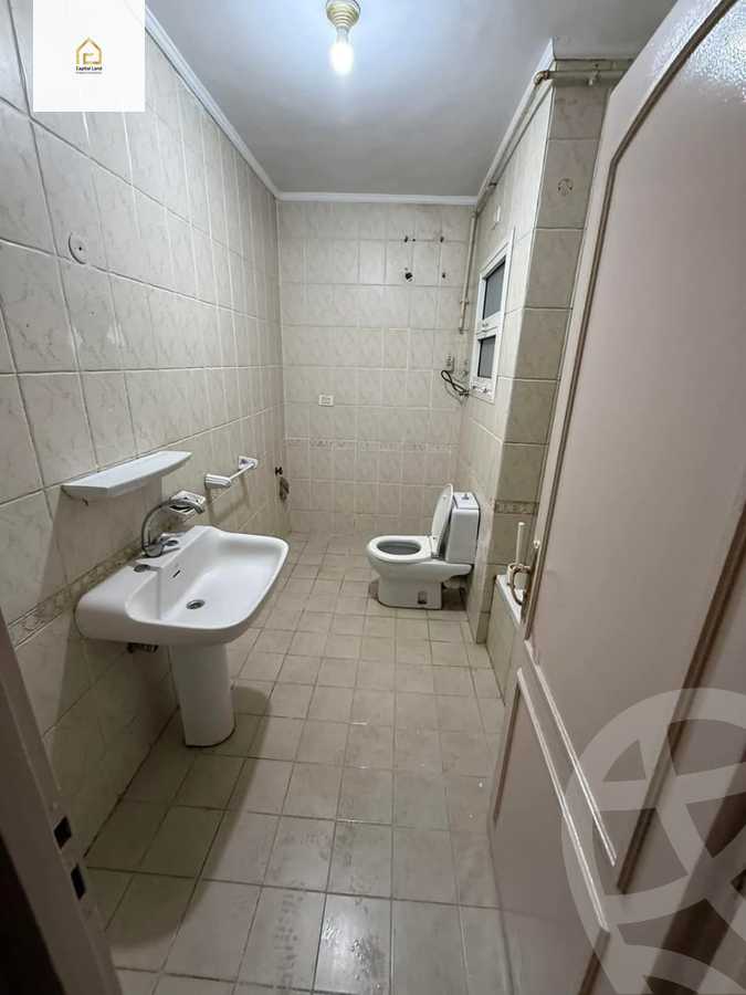 https://aqarmap.com.eg/en/listing/5712457-for-rent-cairo-new-cairo-lrhb-city-phase-4-mohammed-farid-st
