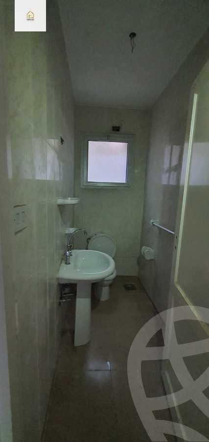https://aqarmap.com.eg/en/listing/5755782-for-sale-cairo-new-cairo-lrhb-city-phase-2-saed-ibn-mouaaz-st
