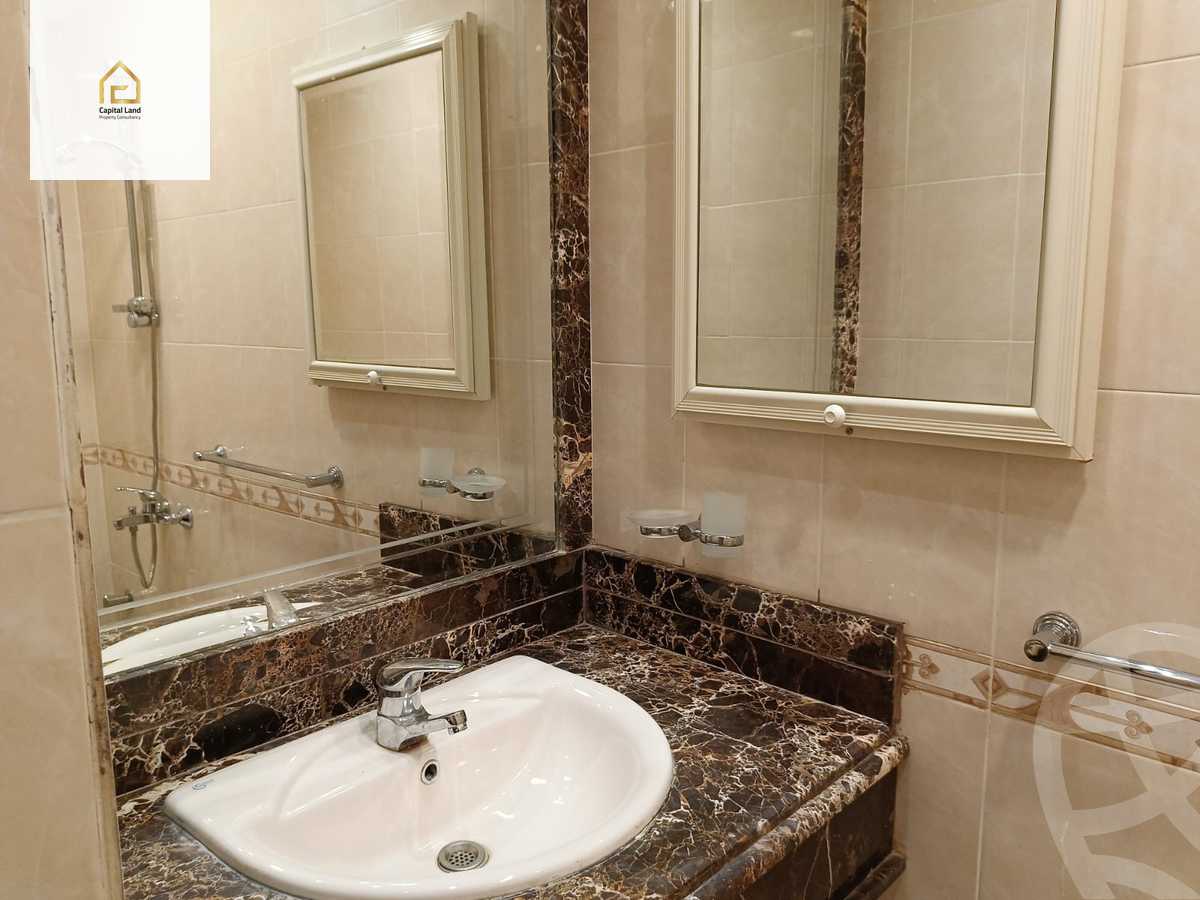 https://aqarmap.com.eg/ar/listing/5764337-for-sale-cairo-new-cairo-lrhb-city-phase-5-talaat-mostafa-st