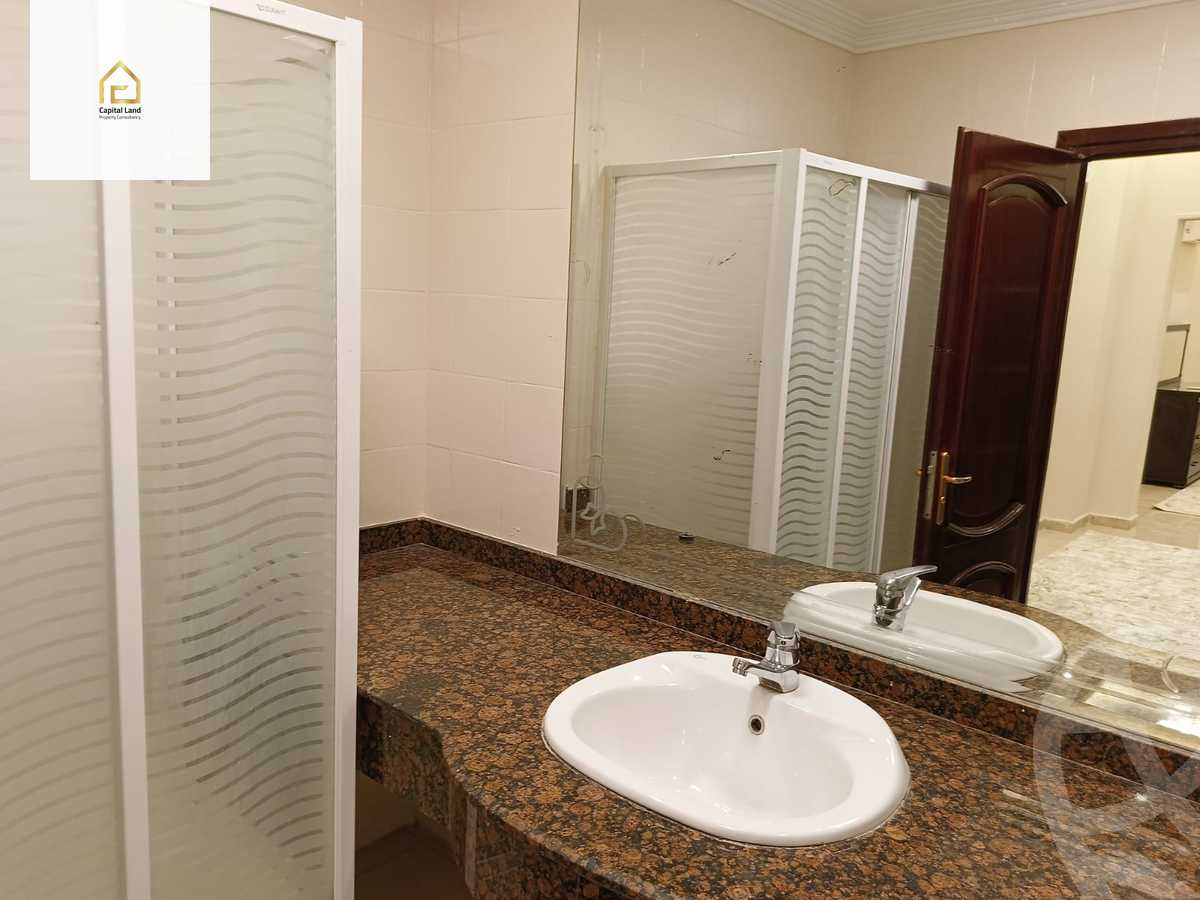 https://aqarmap.com.eg/ar/listing/5764337-for-sale-cairo-new-cairo-lrhb-city-phase-5-talaat-mostafa-st