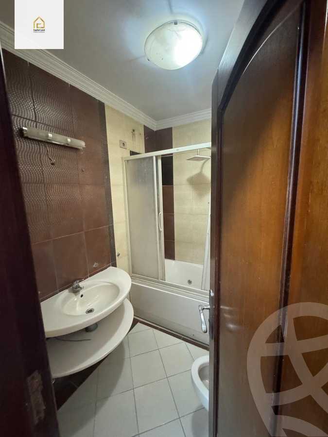 https://aqarmap.com.eg/en/listing/5781921-for-sale-cairo-new-cairo-lrhb-city-phase-5