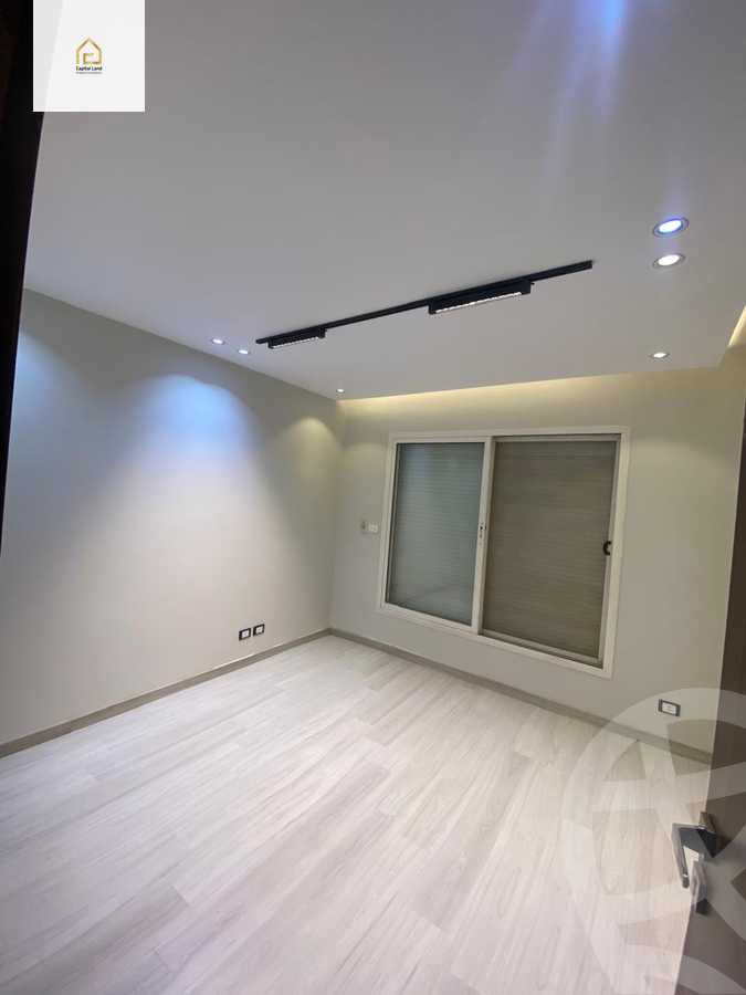 https://aqarmap.com.eg/en/listing/5863358-for-sale-cairo-new-cairo-lrhb-city-phase-4-mostafa-el-nahaas-st