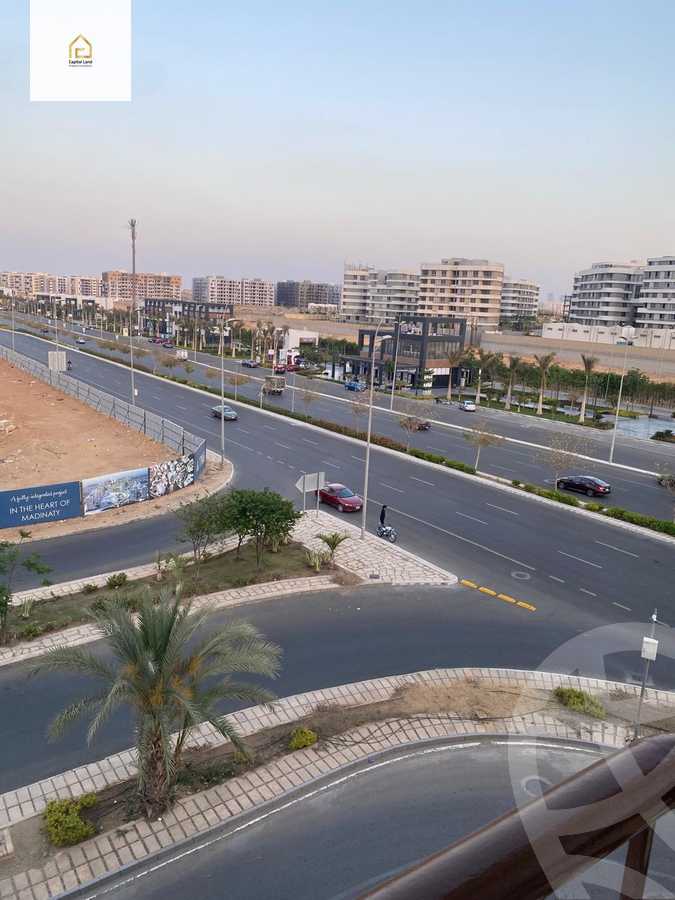 https://aqarmap.com.eg/en/listing/5863358-for-sale-cairo-new-cairo-lrhb-city-phase-4-mostafa-el-nahaas-st