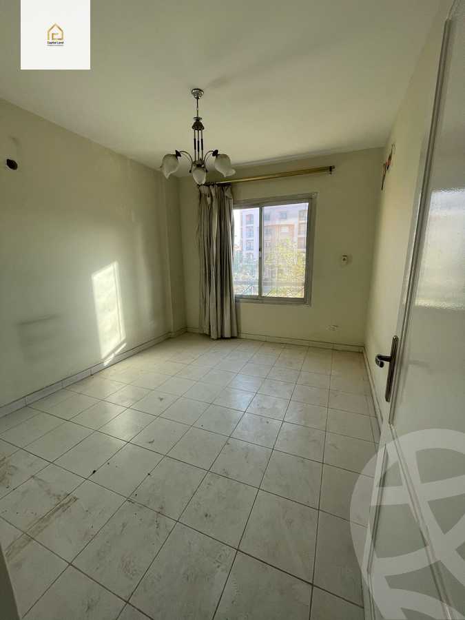 https://aqarmap.com.eg/en/listing/5870505-for-sale-cairo-new-cairo-lrhb-city-phase-4-mohammed-farid-st