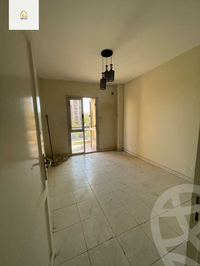 https://aqarmap.com.eg/en/listing/5870505-for-sale-cairo-new-cairo-lrhb-city-phase-4-mohammed-farid-st