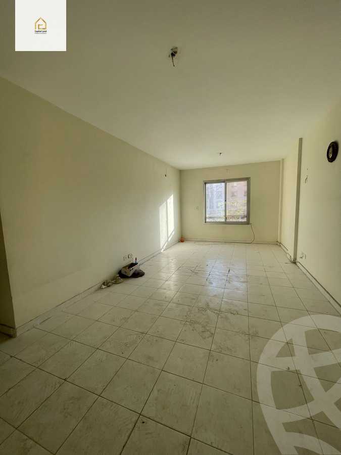 https://aqarmap.com.eg/en/listing/5870505-for-sale-cairo-new-cairo-lrhb-city-phase-4-mohammed-farid-st