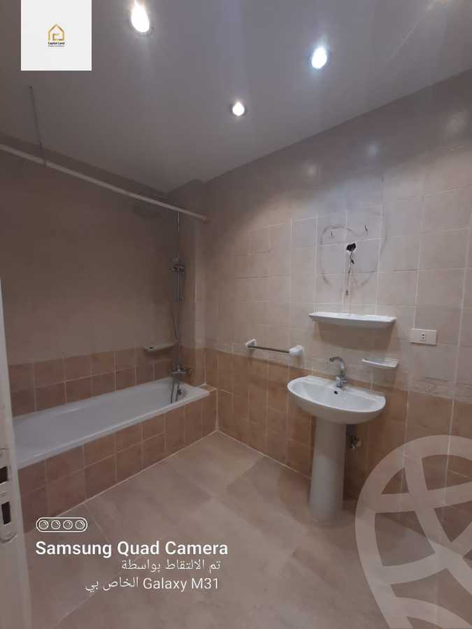 https://aqarmap.com.eg/en/listing/5900023-for-sale-cairo-new-cairo-lrhb-city-phase-5