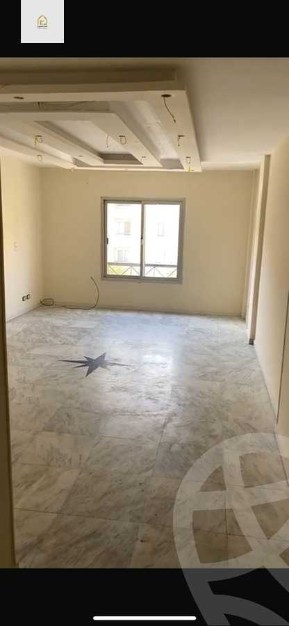 https://aqarmap.com.eg/en/listing/5900863-for-sale-cairo-new-cairo-lrhb-city-phase-1-ahmed-rami-st