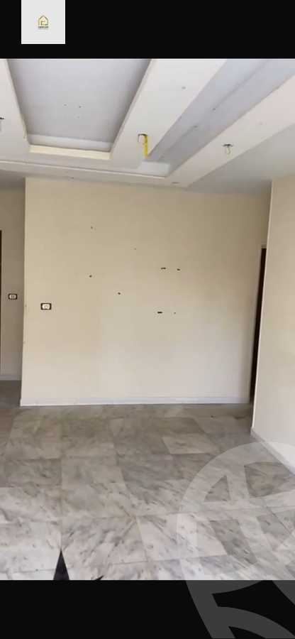 https://aqarmap.com.eg/en/listing/5900863-for-sale-cairo-new-cairo-lrhb-city-phase-1-ahmed-rami-st