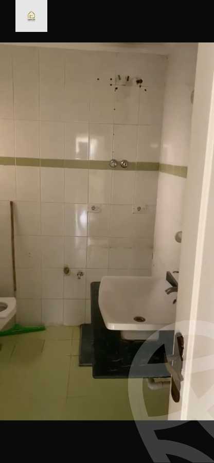 https://aqarmap.com.eg/en/listing/5900863-for-sale-cairo-new-cairo-lrhb-city-phase-1-ahmed-rami-st