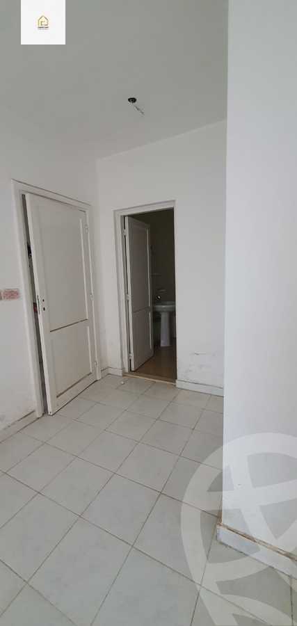 https://aqarmap.com.eg/en/listing/5945227-for-sale-cairo-new-cairo-lrhb-city-phase-2-amr-ibn-el-aas-st