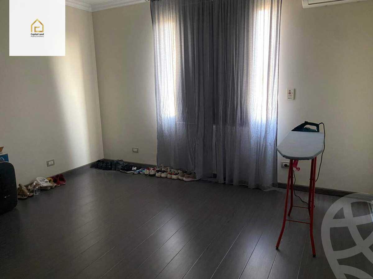 https://aqarmap.com.eg/en/listing/5945432-for-sale-cairo-new-cairo-lrhb-city-phase-4-mohammed-farid-st