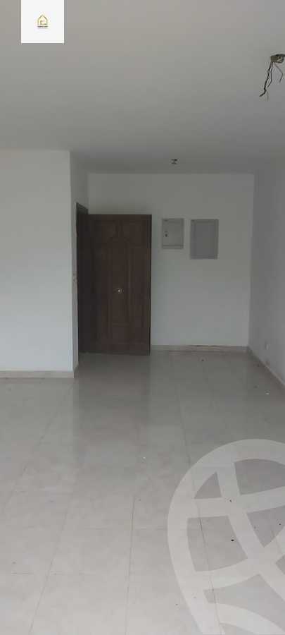 https://aqarmap.com.eg/ar/listing/5949060-for-rent-cairo-new-cairo-lrhb-city-phase-5-talaat-mostafa-st