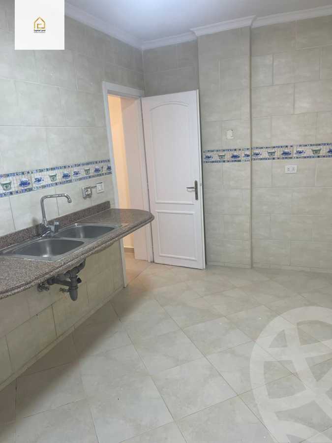 https://aqarmap.com.eg/en/listing/5958278-for-rent-cairo-new-cairo-lrhb-city-phase-4-mohammed-farid-st