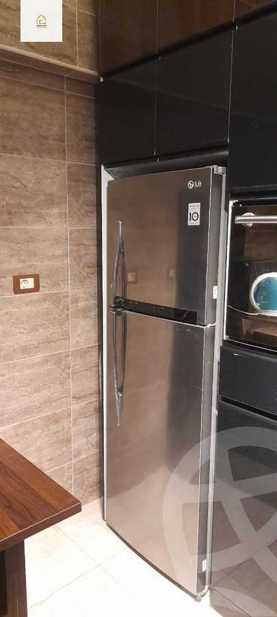 https://aqarmap.com.eg/en/listing/5974031-for-sale-cairo-new-cairo-lrhb-city-phase-8