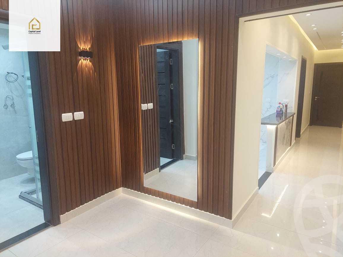 https://aqarmap.com.eg/ar/listing/5974230-for-sale-cairo-new-cairo-lrhb-city-phase-5-talaat-mostafa-st