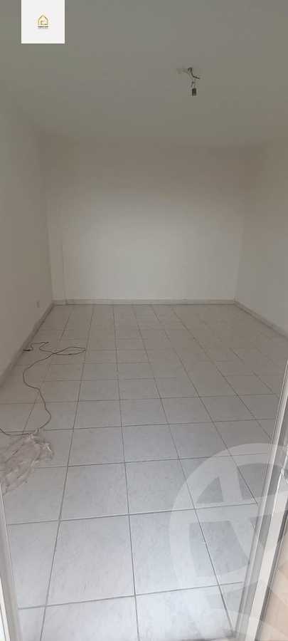 https://aqarmap.com.eg/en/listing/5976364-for-sale-cairo-new-cairo-lrhb-city-phase-2-amr-ibn-el-aas-st