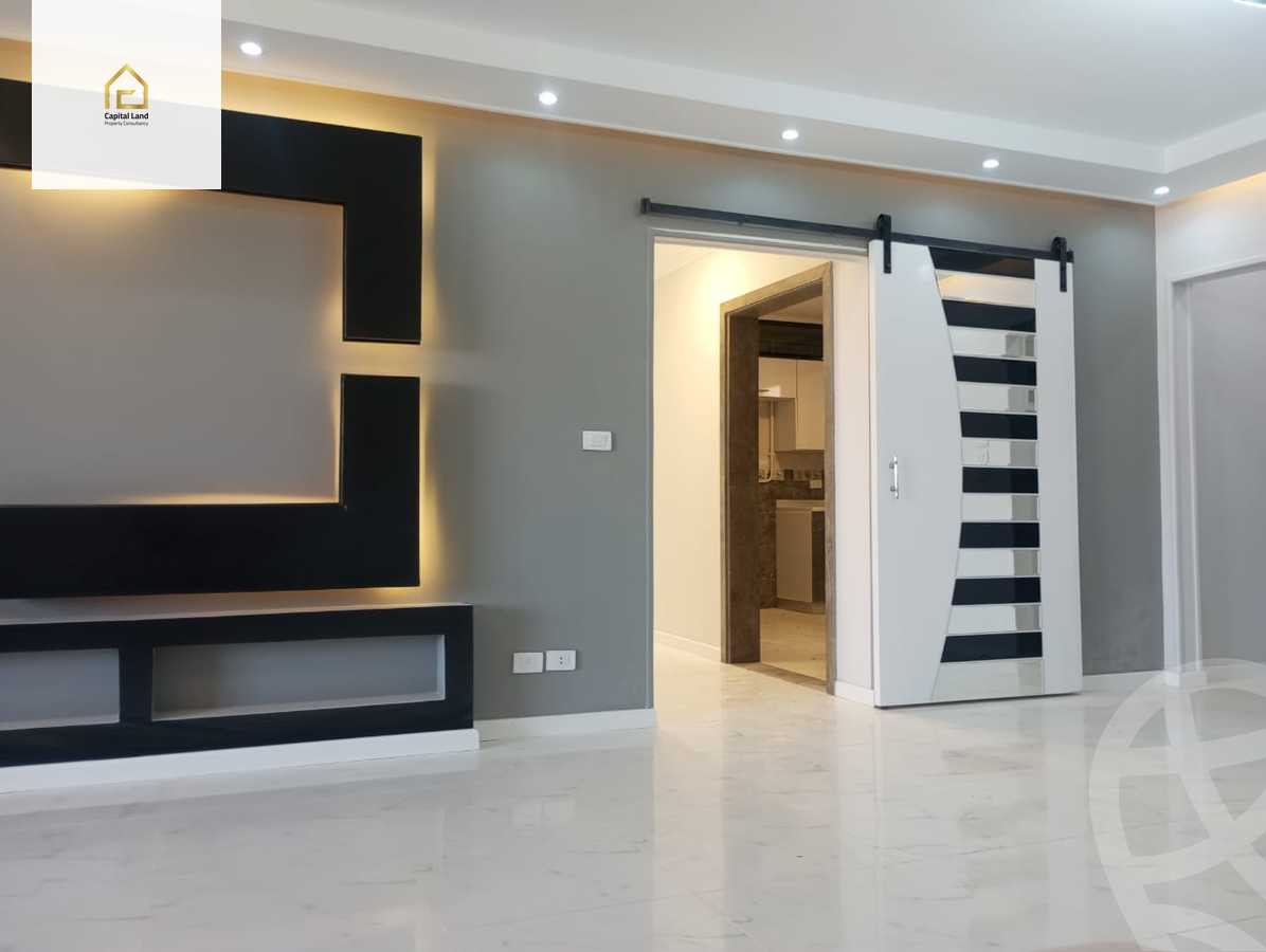 https://aqarmap.com.eg/en/listing/5980867-for-rent-cairo-new-cairo-lrhb-city-phase-4-mohammed-farid-st