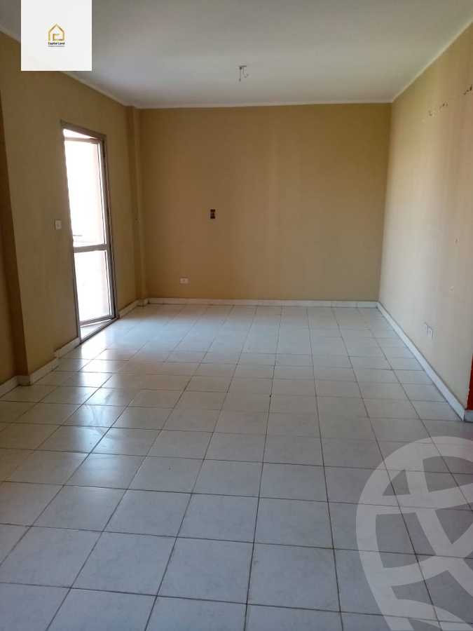 https://aqarmap.com.eg/en/listing/5984195-for-sale-cairo-new-cairo-lrhb-city-phase-1-ahmed-rami-st
