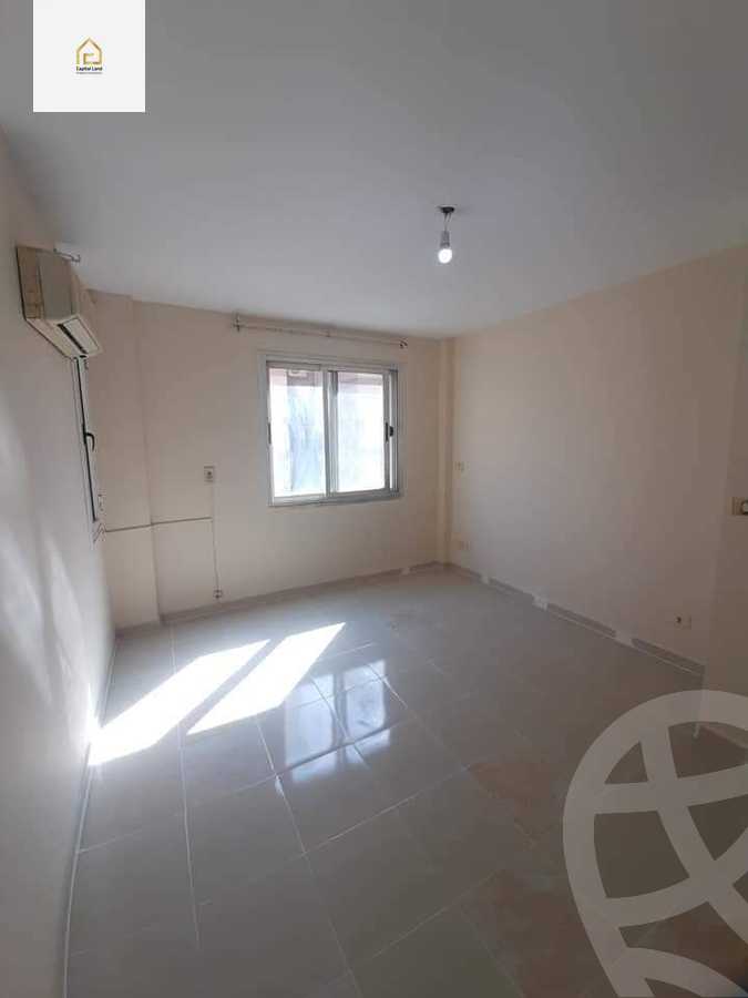 https://aqarmap.com.eg/en/listing/5997887-for-sale-cairo-new-cairo-lrhb-city-phase-4-mohammed-farid-st