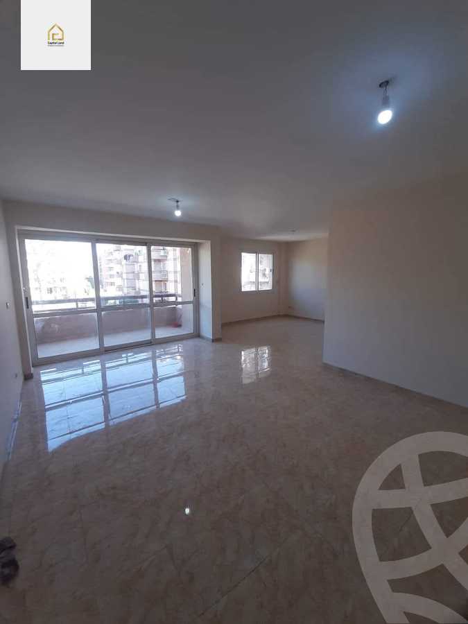 https://aqarmap.com.eg/en/listing/5997887-for-sale-cairo-new-cairo-lrhb-city-phase-4-mohammed-farid-st