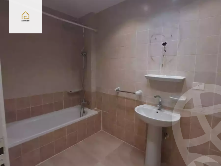 https://aqarmap.com.eg/en/listing/5900023-for-sale-cairo-new-cairo-lrhb-city-phase-5