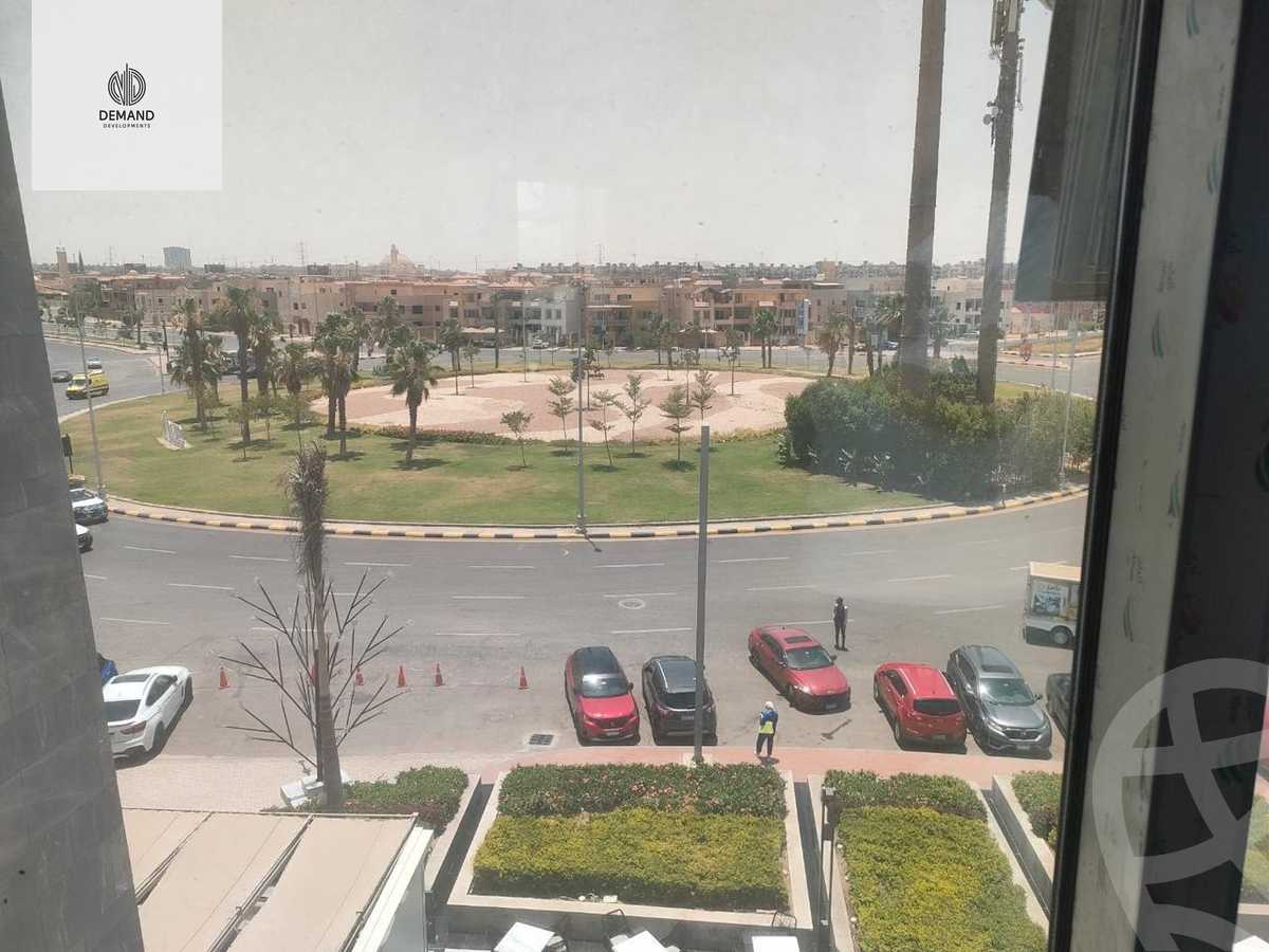 https://aqarmap.com.eg/en/listing/6227842-for-sale-cairo-el-sheikh-zayed-city-shr-lbstn