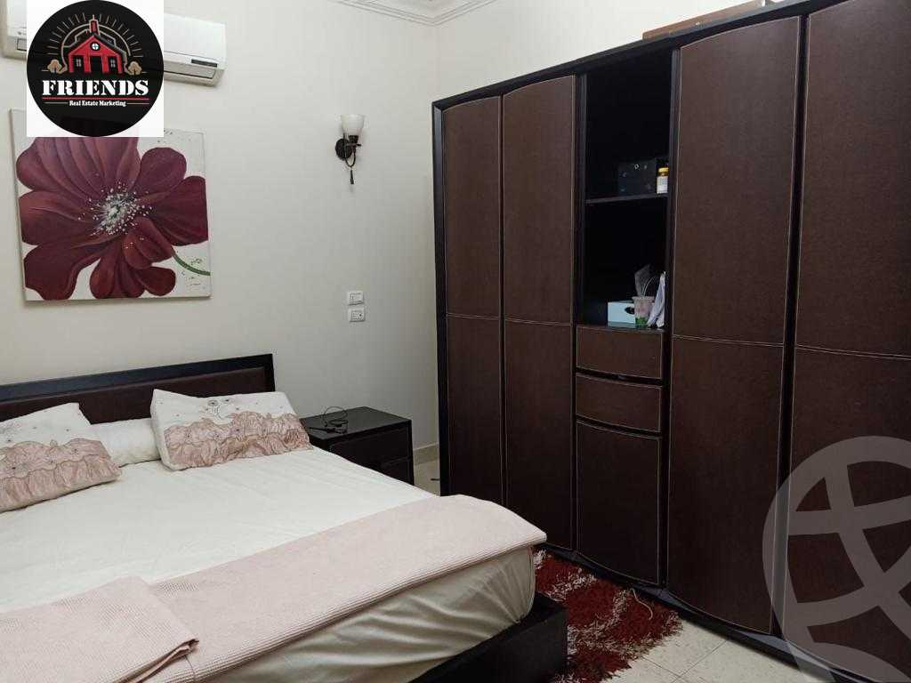 https://aqarmap.com.eg/en/listing/5569762-for-sale-cairo-el-sheikh-zayed-city-compounds-el-khamayel