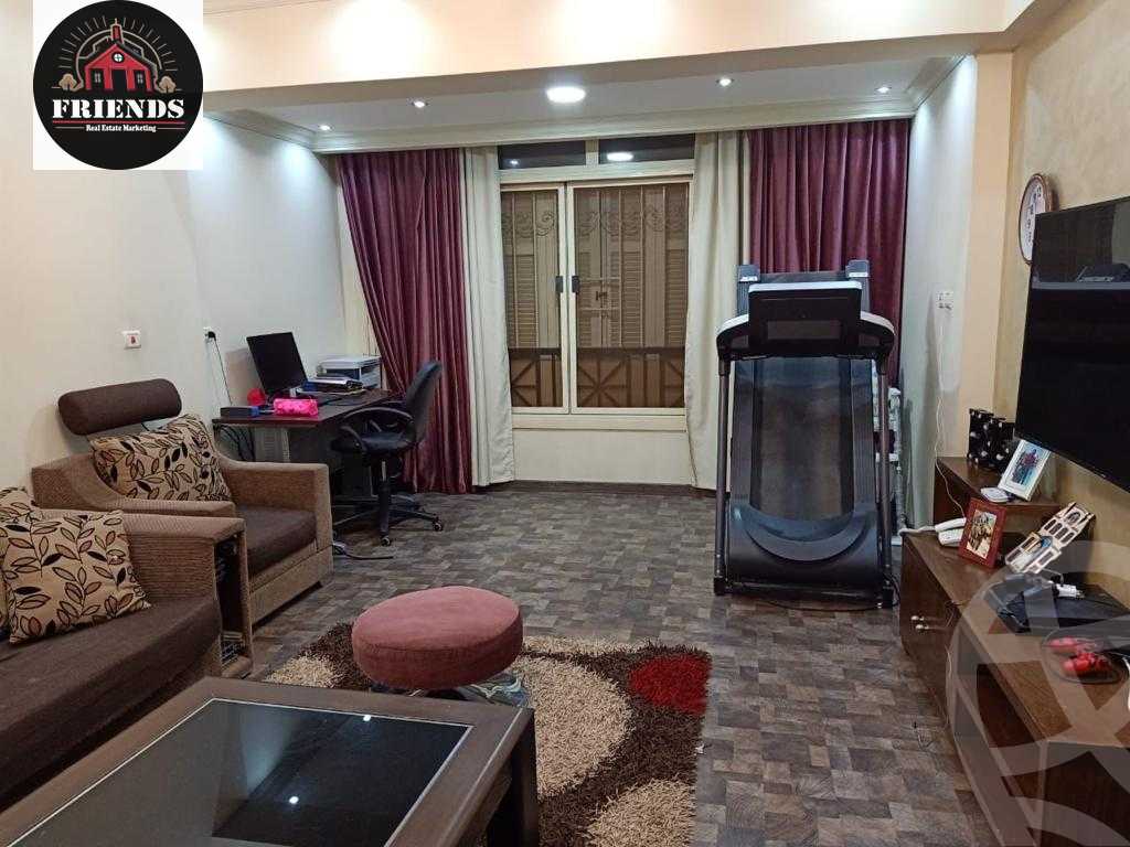 https://aqarmap.com.eg/en/listing/5569762-for-sale-cairo-el-sheikh-zayed-city-compounds-el-khamayel