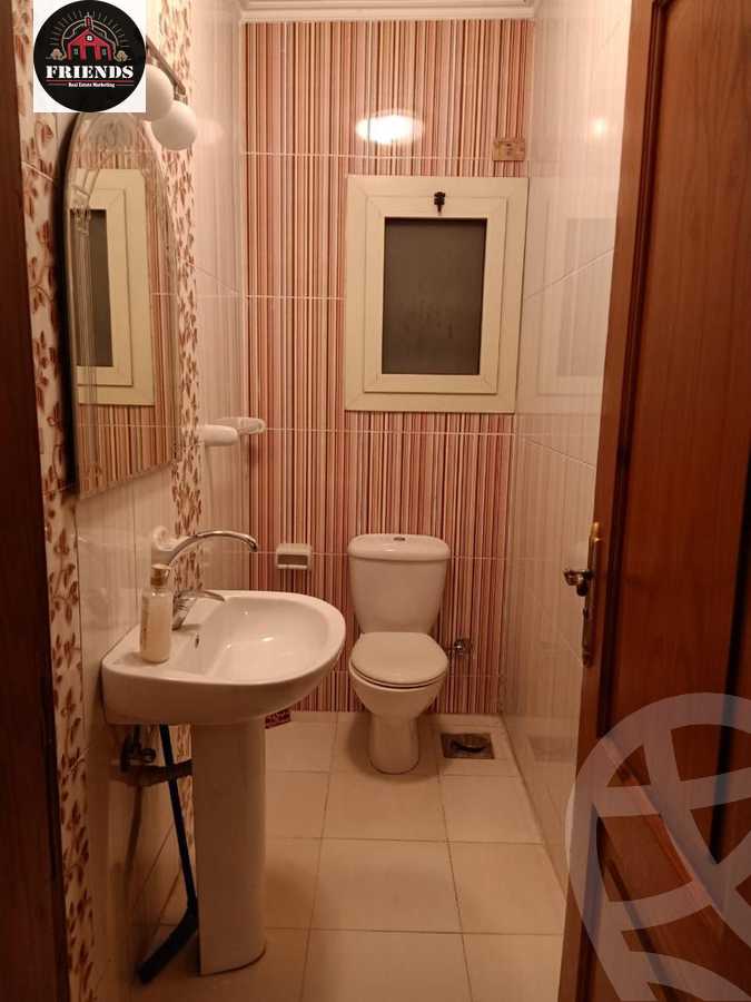 https://aqarmap.com.eg/en/listing/5569762-for-sale-cairo-el-sheikh-zayed-city-compounds-el-khamayel
