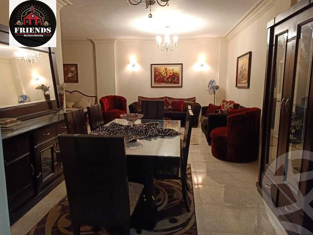 https://aqarmap.com.eg/en/listing/5569762-for-sale-cairo-el-sheikh-zayed-city-compounds-el-khamayel