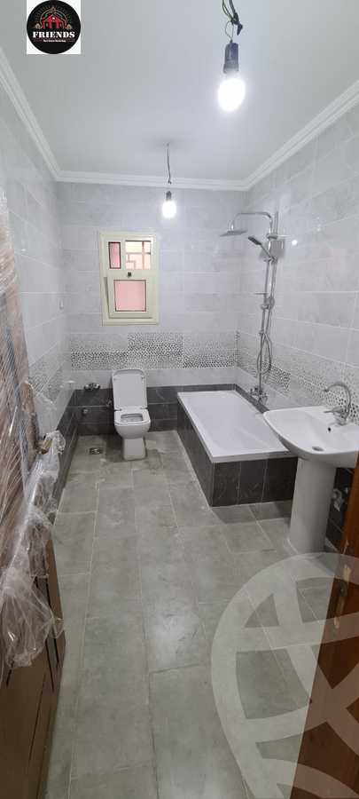 https://aqarmap.com.eg/en/listing/5574325-for-sale-cairo-el-sheikh-zayed-city-compounds-el-khamayel
