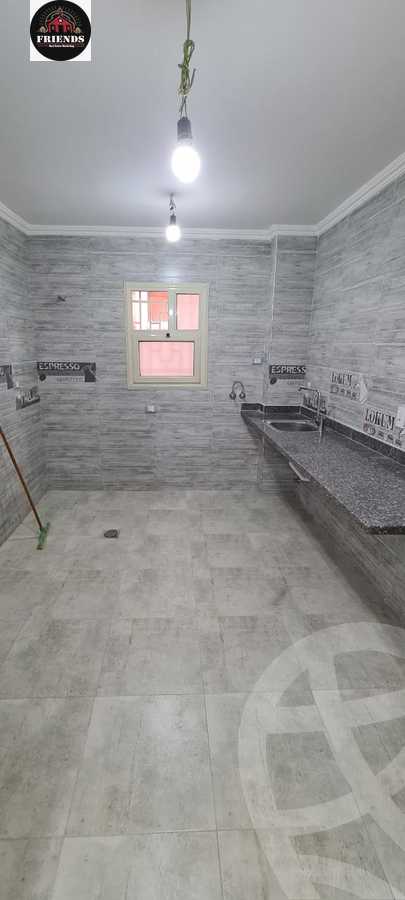 https://aqarmap.com.eg/en/listing/5574325-for-sale-cairo-el-sheikh-zayed-city-compounds-el-khamayel