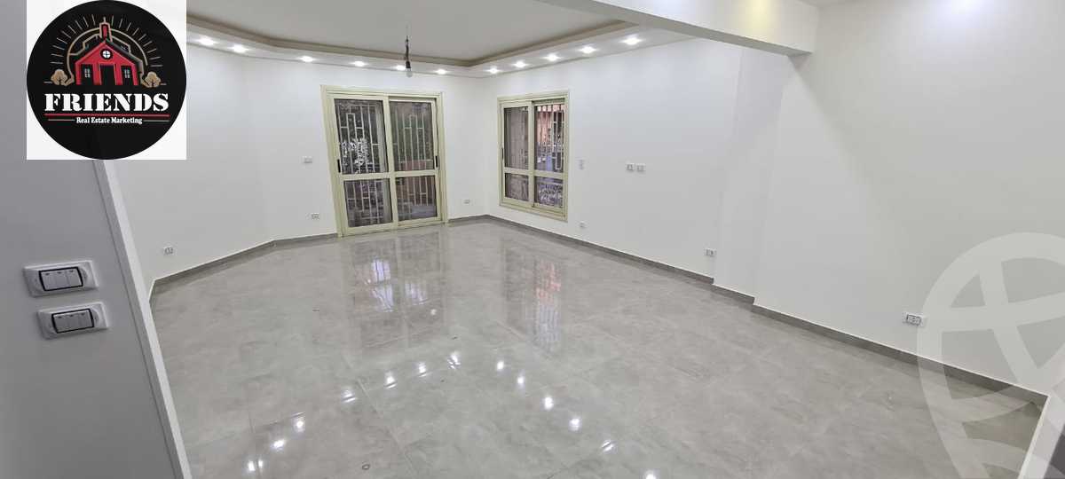 https://aqarmap.com.eg/en/listing/5574325-for-sale-cairo-el-sheikh-zayed-city-compounds-el-khamayel