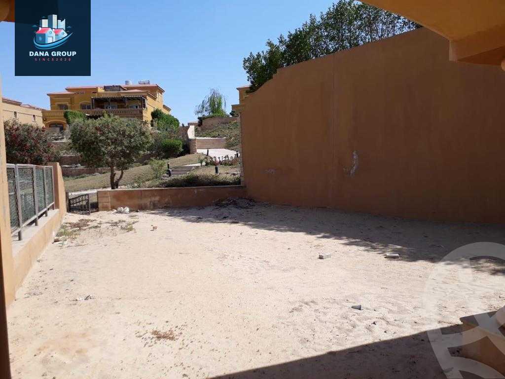 https://aqarmap.com.eg/en/listing/5301172-for-sale-cairo-el-sheikh-zayed-city-compounds-royal-meadows